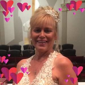 Meet your Posher, Elaine